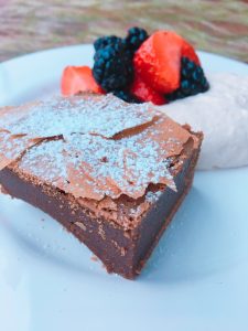 Schokoladiger Brownie in Nahaufnahme