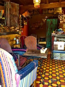 Einblick ins Café Boheme in Antigua
