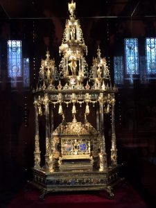 Altar in der Heilig-Blut-Basilika in Brügge