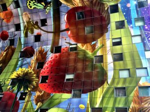 3D-bedruckte Glasplatten in den Innenbögen der Markthalle in Rotterdam