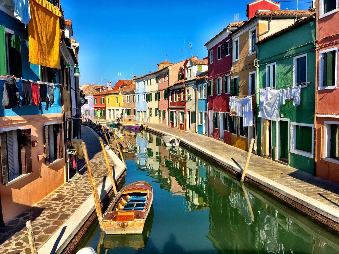Kanal in Burano in Venedig
