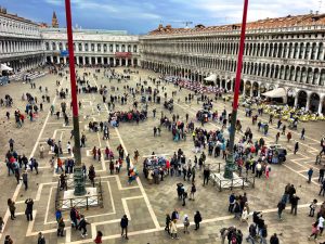 Der Markusplatz in Venedig von der Aussichtsplattform der Basilica di San Marco