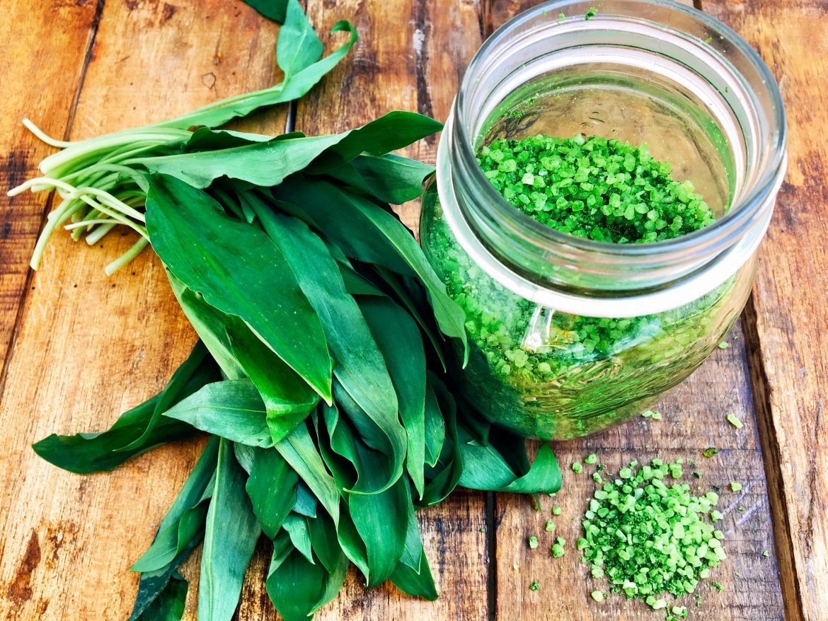 Bärlauchsalz mit frischem Bärlauch