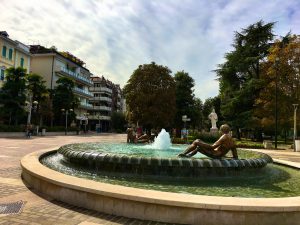 Brunnen in der Fußgängerzone in Abano Terme
